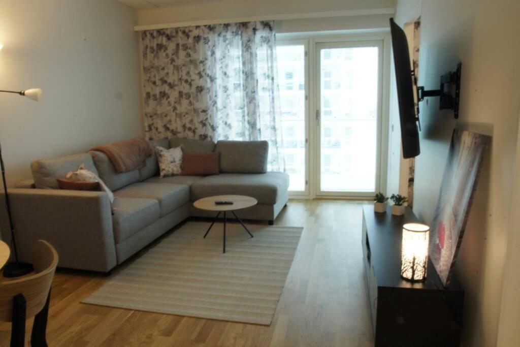 Keskustan Kaksio 45 M2 Autopaikalla, Rautatienkatu 19, 9 Krs Apartment Oulu Exterior photo