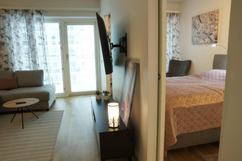 Keskustan Kaksio 45 M2 Autopaikalla, Rautatienkatu 19, 9 Krs Apartment Oulu Exterior photo